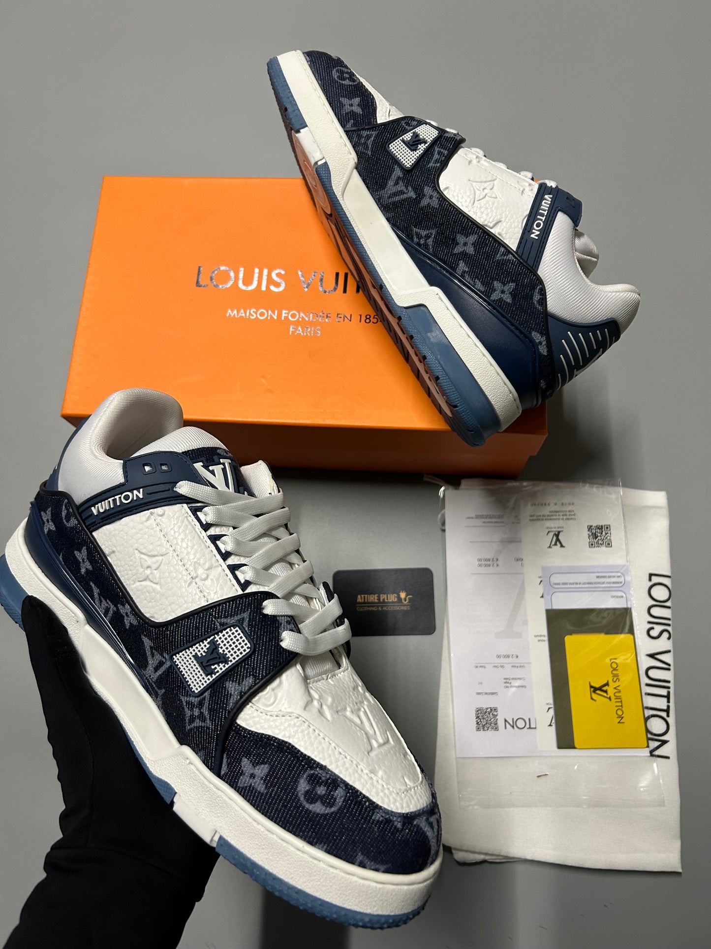 UK 6 - L V Trainers