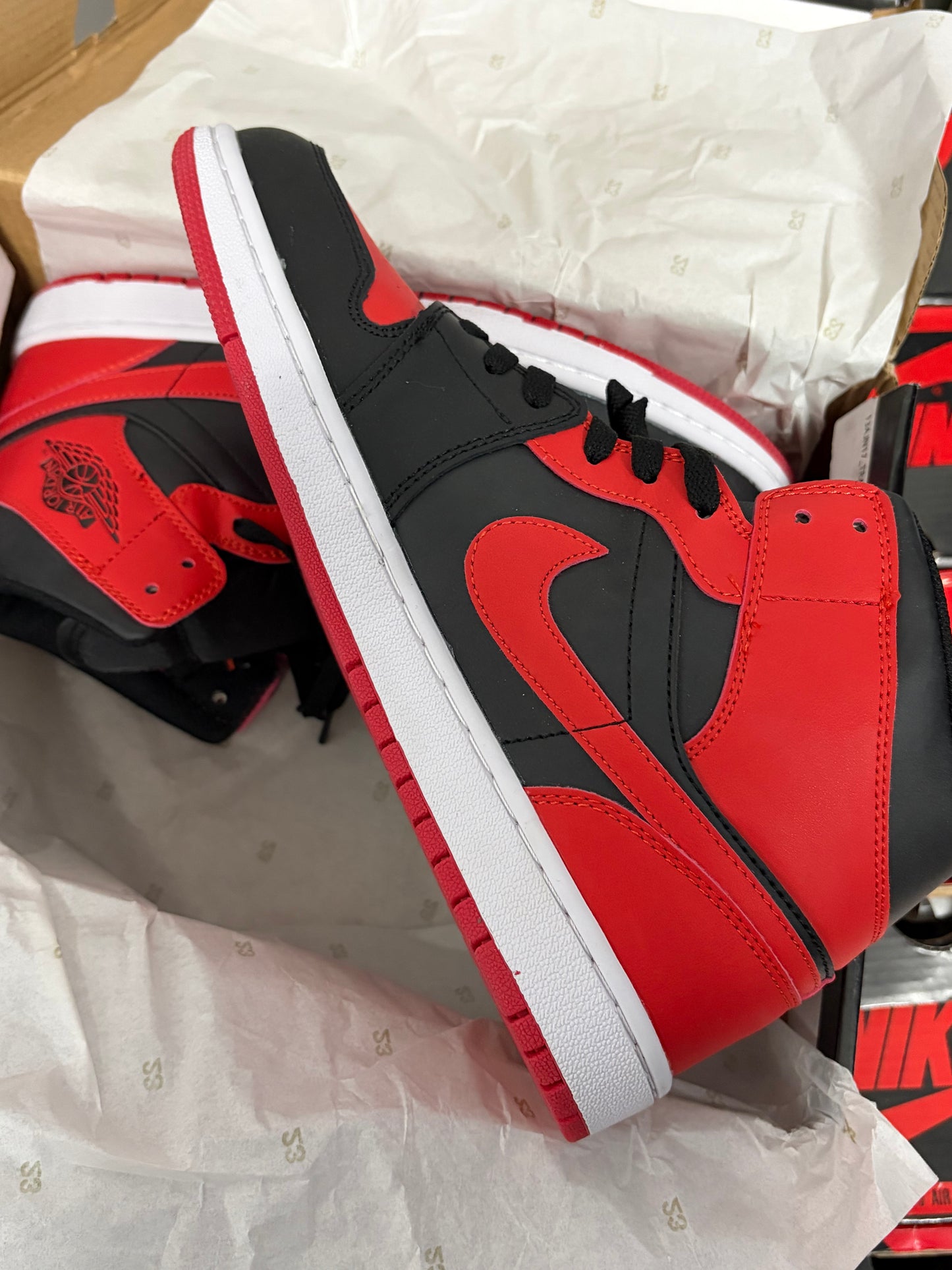 Jordan 1 Trainers Red/Black