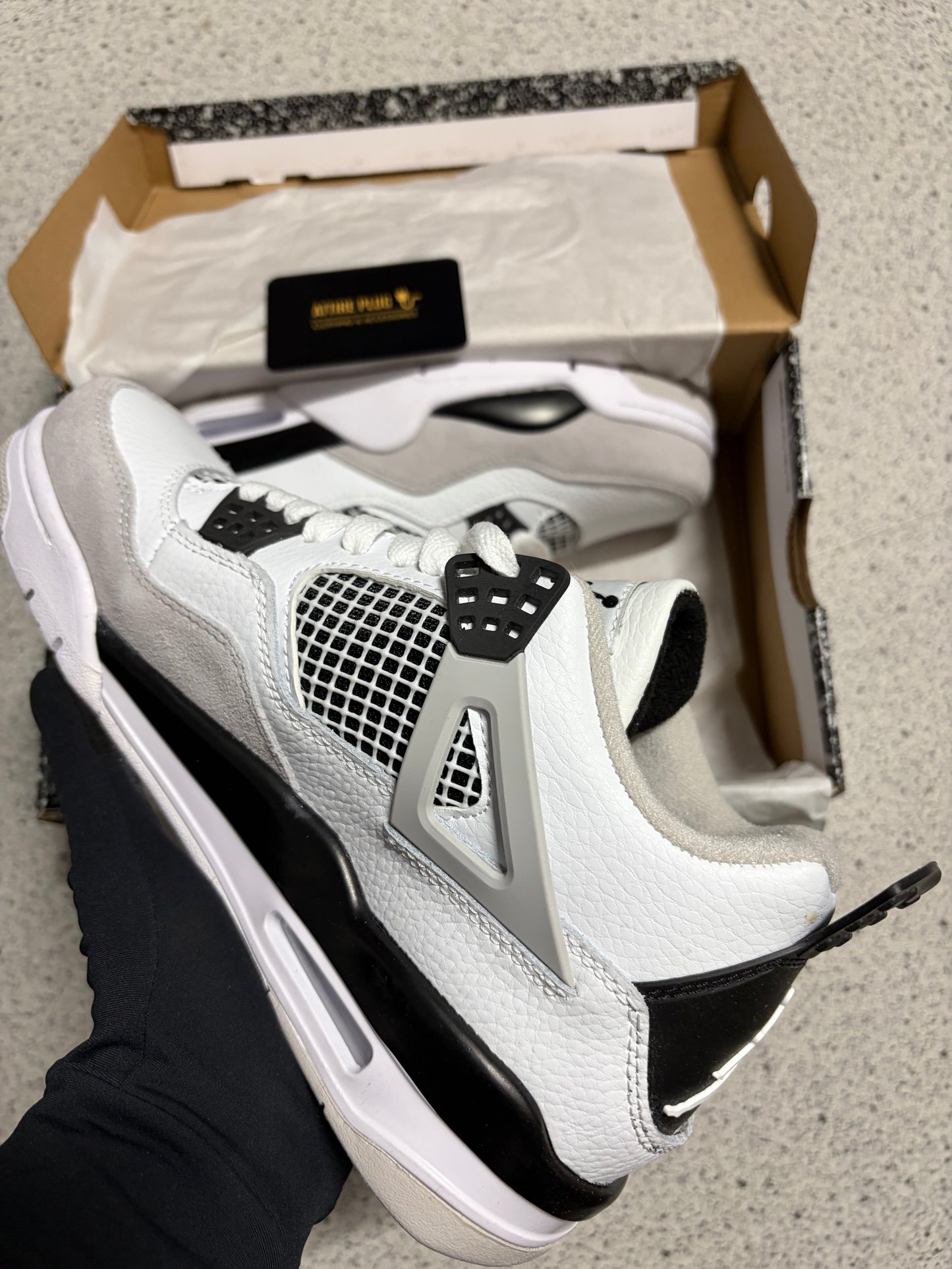 Jordan 4 Retro Trainers