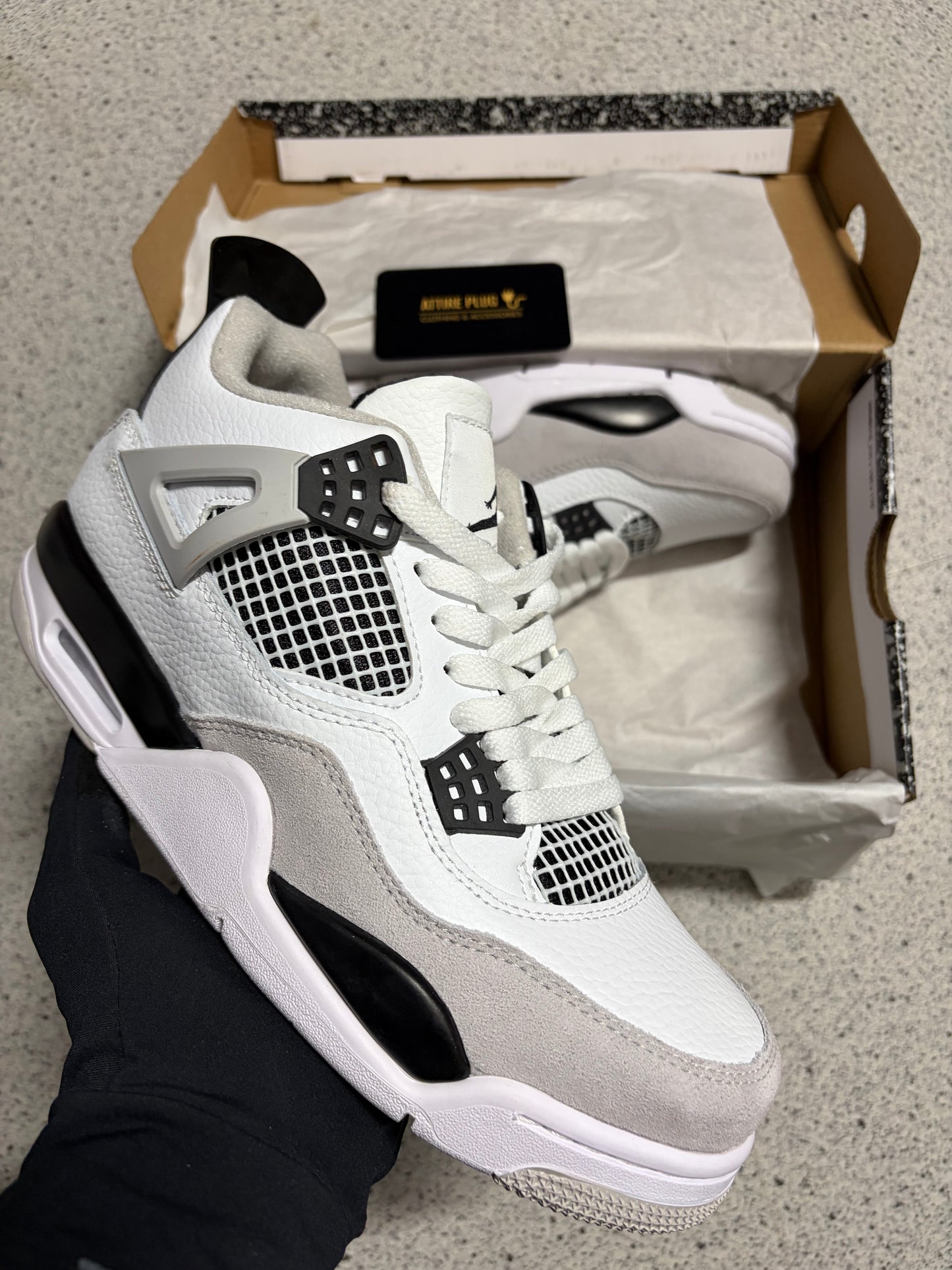 Jordan 4 Retro Trainers